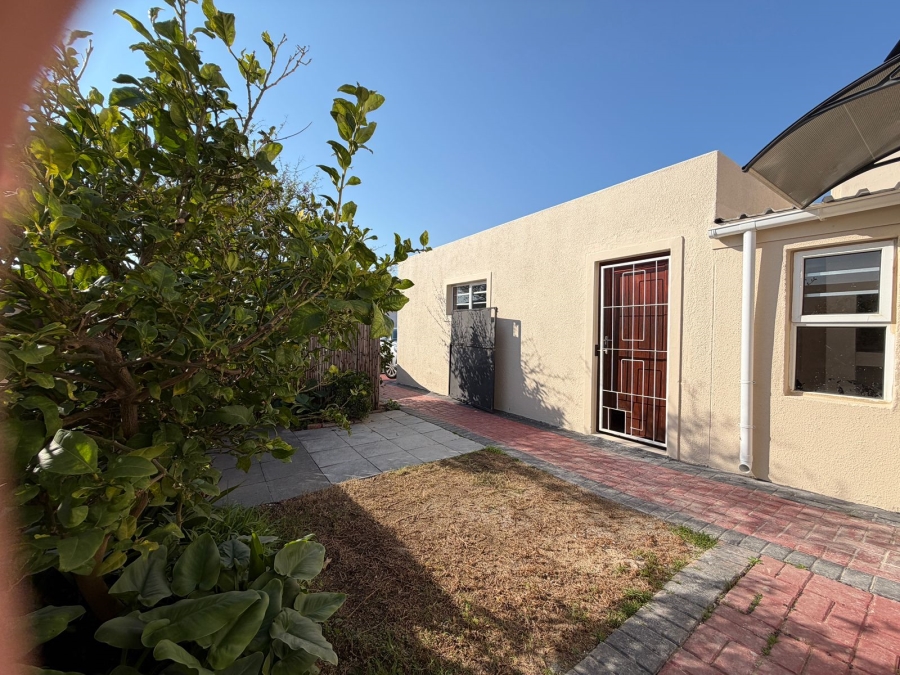 2 Bedroom Property for Sale in Anchorage Park Western Cape